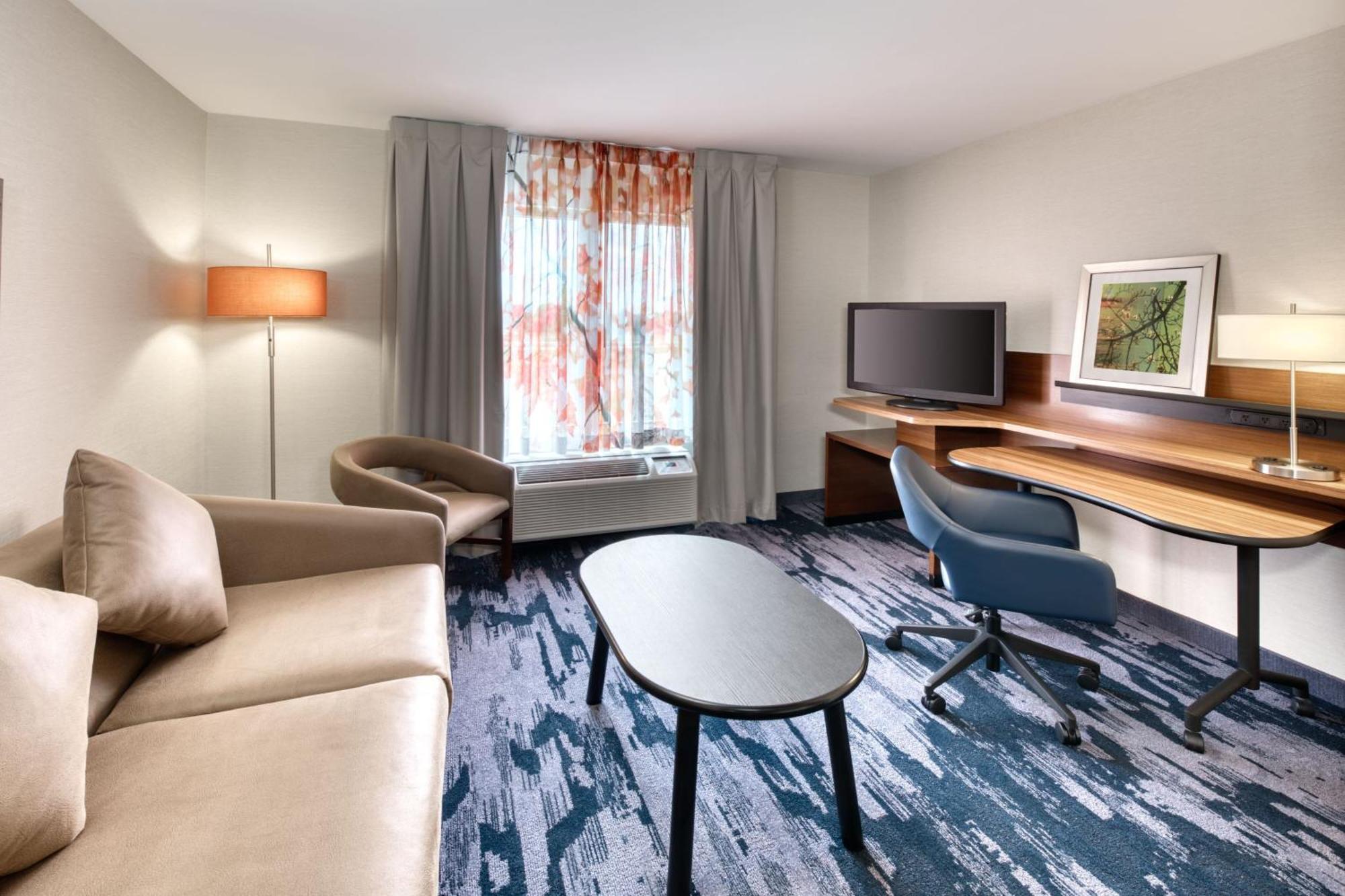 Fairfield Inn & Suites By Marriott Moncton Exterior photo