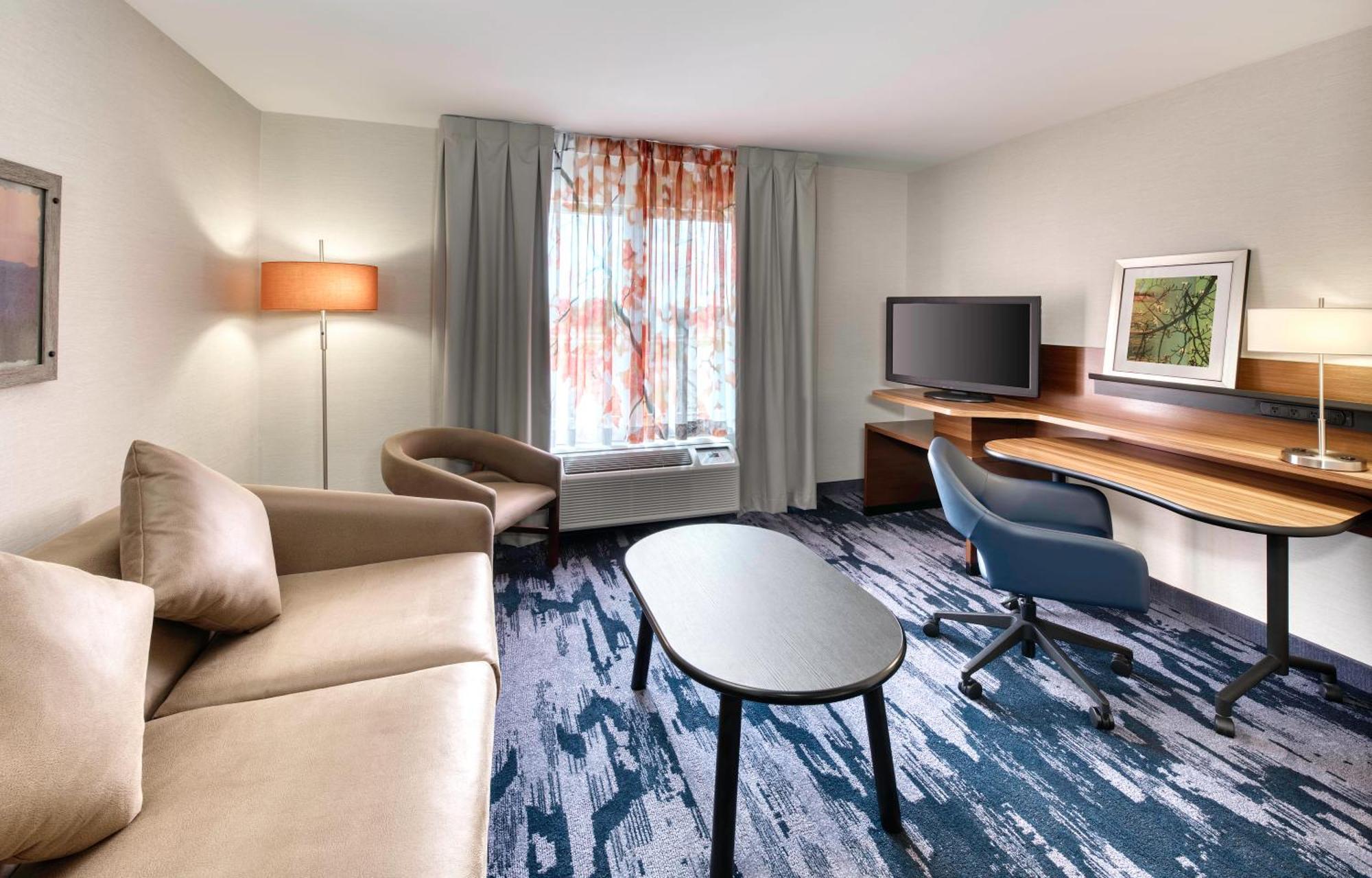 Fairfield Inn & Suites By Marriott Moncton Exterior photo