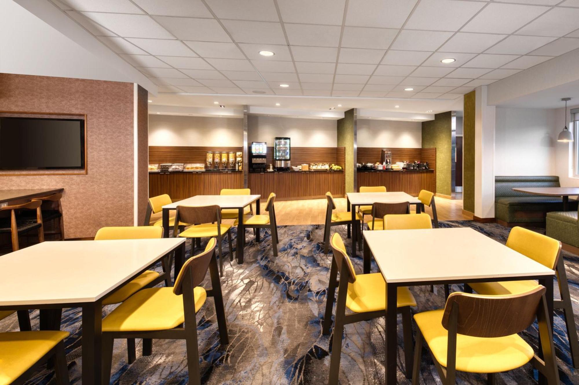 Fairfield Inn & Suites By Marriott Moncton Exterior photo