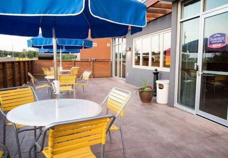 Fairfield Inn & Suites By Marriott Moncton Exterior photo